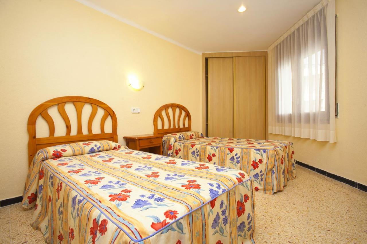 Apartamentos Bahia Dorada Y Iris Salou Bagian luar foto