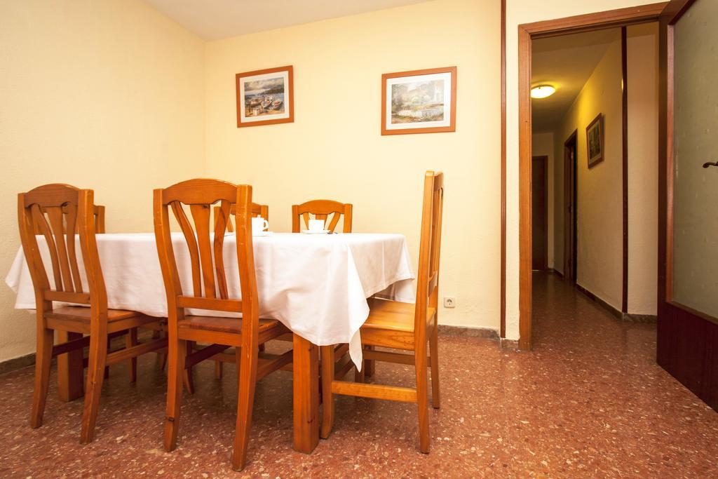 Apartamentos Bahia Dorada Y Iris Salou Bagian luar foto